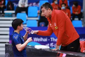 东京奥运归来，从三个方面赞一赞，我们中国女乒的主教练李隼指导图片