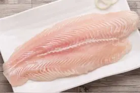 “龙利鱼”嫩滑无刺，孩子的最爱，水产员工：少吃这种鱼，假冒的图片