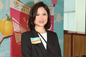 邵美琪也太不显老了，都年过半百了，穿黑色西装还是记忆中的模样图片