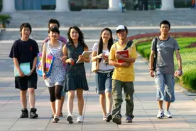 各地大学公布暑假时间，最长77天，最短只有23天，差距太大了图片