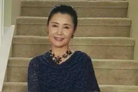 同时代女星已经美人迟暮，凭什么66岁的姜黎黎却越老越优雅？图片