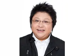 疫情期韩红做慈善遭质疑，她是怎样成名的？奶奶带大的孩子不会差图片