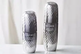 美白精华的水也太深了吧！难怪我买了好几千都没效果...图片