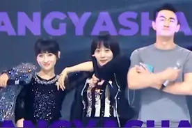 林更新被乡爱美女环绕气氛尴尬？小蒙热舞身材显富态，网友：好土图片