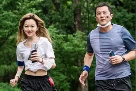 14岁李嫣成功摆脱“兔唇”，颜值向王菲靠拢，网友：下一个天后图片