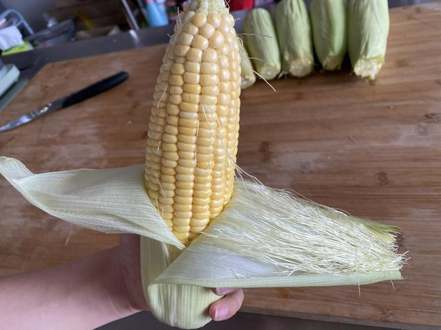 香甜玉米粒的做法（煮玉米时）