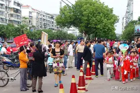 「散文」接孩子放学图片