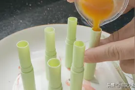 秋冬必备的润唇膏，详细配方与做法，在家一样可以做，好用又放心图片