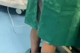 “医生裤子掉了仍坚持做手术”引网友热议！当事医生：天塌了也要保证患者安全图片
