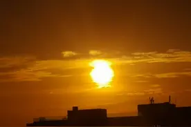 多变的太阳、灿烂的云霞……今天，北京迎来了最美的日出！图片