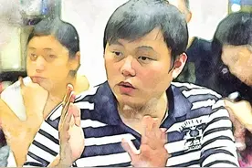 白天是公务员，晚上是小说家，当年明月如何写出《明朝那些事儿》图片