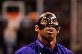 NBA的面具侠，汉密尔顿最没违和感，詹姆斯黑色面具最神秘霸气图片