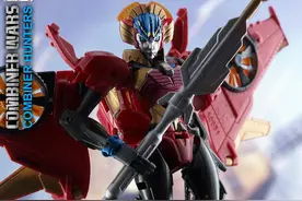 [变形金刚 - Hasbro] 组合战争 SDCC 狩魔人 三姐妹 风刃 02图片