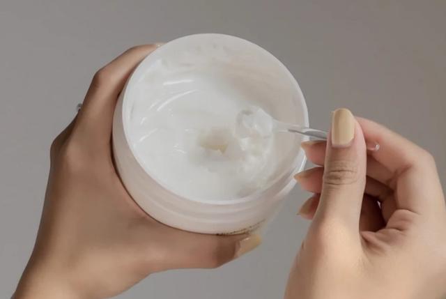 身体乳去年打开今年还能用吗