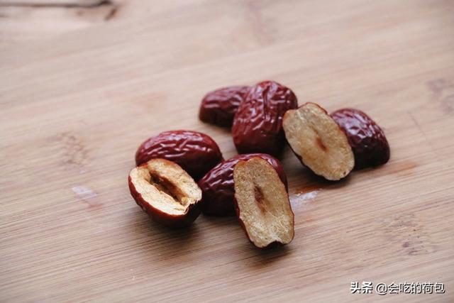 81岁的奶奶吃了40年的三红配方，精神好全身暖，做法很简单