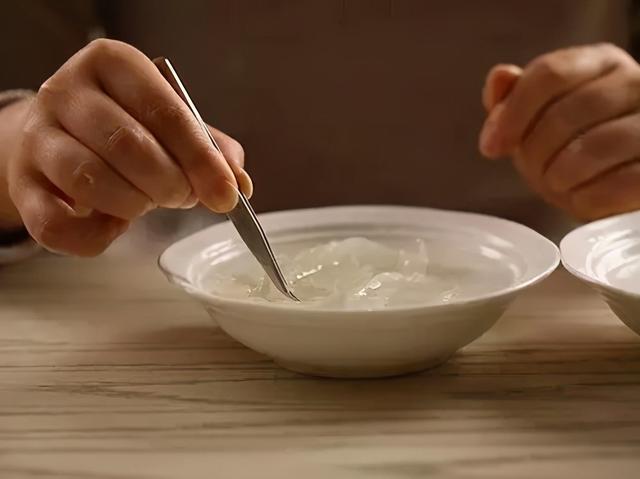 燕窝有毛挑不干净可以吃吗 2025年燕窝里面的毛挑不干净能吃吗