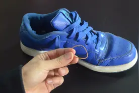 鞋舌头总是跑偏很烦人，教你2个好办法，鞋舌头再也不会跑偏视频封面