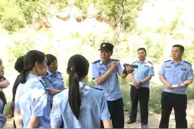 #陕西全警大练兵#铜川王益：女警打枪“快稳准”图片