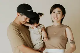 女星追生二胎失败！13周宝宝患罕见病还是畸形，一家四口合影曝光图片