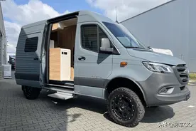 德国进口奔驰小房车，双人床+独立浴室，2人旅行开它太酷了图片