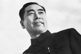 周恩来一向温文儒雅，但在敌人的眼中，却是行动果决、冷静霸气图片