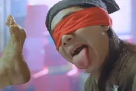 这部电影里，张卫健舔了老太婆的脚底板，还是没能赶上周星驰图片