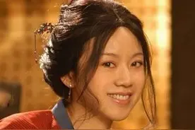 闫妮风流情史：离婚16年“疯玩”姐弟恋，49岁的她今怎样了？图片