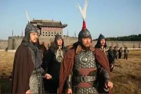 为什么皇帝要设立军机处？缓解了皇帝的工作压力，加强皇权图片