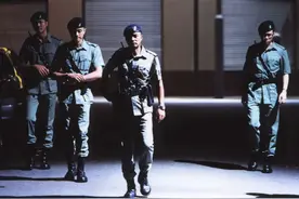 18年后再看《机动部队》，我终于明白为什么任达华要帮林雪寻枪图片