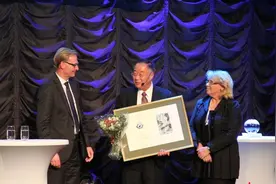 为国争光！斩获国际殊荣，这5位中国首位获奖得主都毕业于兰州大学！图片