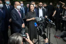 孟晚舟被拘押期间的父与女：任正非几次公开发声，“唯有孟晚舟不会接班”图片