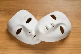 精致利己主义者，迷失的哭泣小丑图片