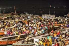 行走印度三十天（十四）：在瓦拉纳西，一睹延续数千年的恒河夜祭图片