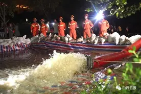 3万多平方米的车库水淹近两米深！山西消防洛阳救援派出“龙吸水”图片