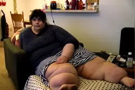 596斤的胖妞，减重242斤后变超级美女，男友嫌瘦甩了她图片