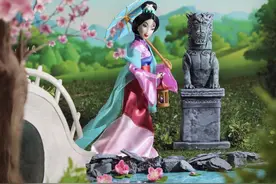 迪士尼公主遇上芭比娃娃，木兰充满中国风，白雪公主睡得香甜图片