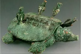 河南老人无意钓到一只“乌龟”，背上插4支箭，专家估价18亿图片