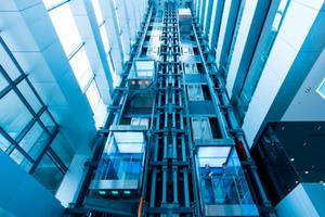 建筑经典教材，3D图解电梯安装全过程图