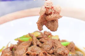 葱爆牛肉怎样做鲜嫩不柴？大厨教你个技巧，不腥不硬，比豆腐都嫩图片