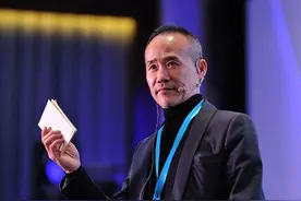离开原配另娶娇妻，70岁王石：跟不上我脚步的人，再勉强也没用图片
