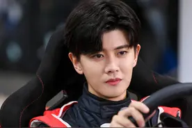 高调官宣结婚两年后，任嘉伦功成名就越来越火，聂欢却已判若两人图片