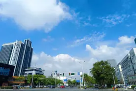 刚刚，扬州气象台发布大风警报图片
