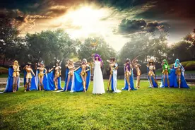 圣斗士星矢：雅典娜声称厌恶战争，为什么四分之一圣衣装备武器？图片