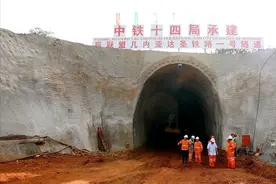 基建狂魔再出手，修建铁路直通西芒杜铁矿，澳洲铁矿石何去何从图片