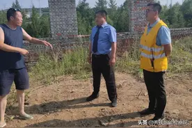 警惕铁路线旁倾斜的院墙！加格达奇检察室协助铁路部门消除一处安全隐患图片