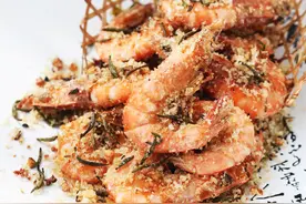 大厨教避风塘炒虾的正确做法，秒杀港式茶餐厅，外酥里嫩太香了图片