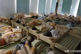 幼儿园老师发孩子午睡照片，宝妈看了不是滋味，要求老师公开道歉图片