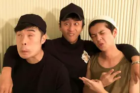 邓超陈赫卖海鲜被坑，俩人一脸懵，网友纷纷埋怨老板娘坑人图片