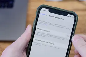 为什么iPhone电池寿命低于80%后，就建议及时更换电池？图片