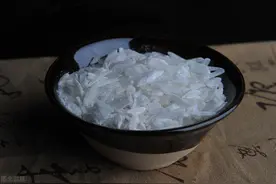 孩子一发烧就用抗生素？米汤中加一味中药，治感冒发烧图片